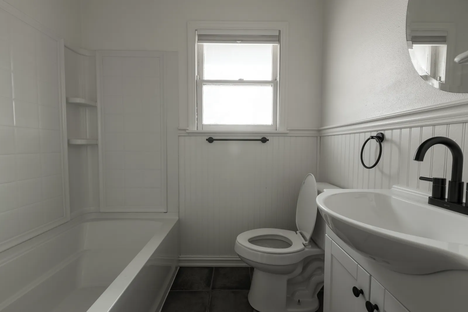 Sherman St. in McKinney guest bath before the renovation